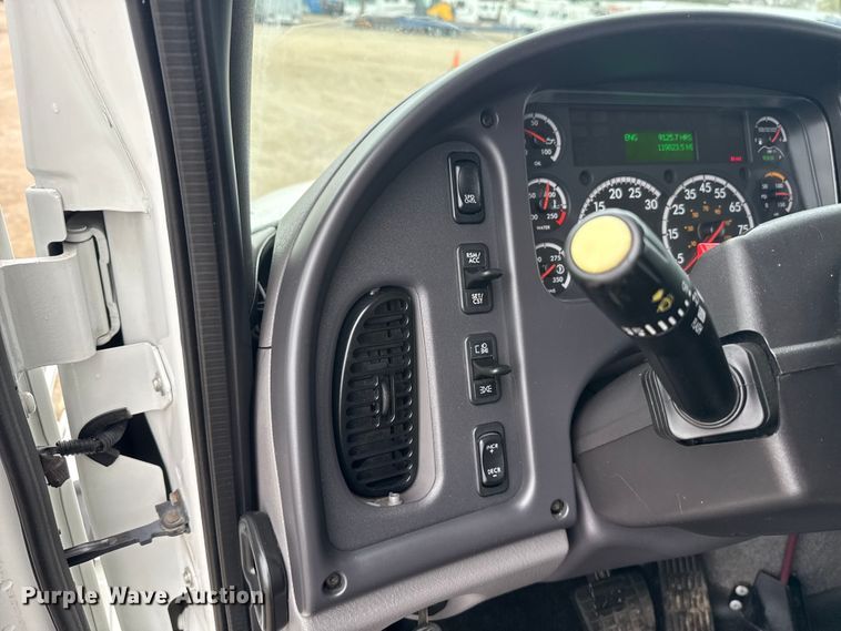 image for item EG1830 2018 Freightliner M2106 refrigerated truck