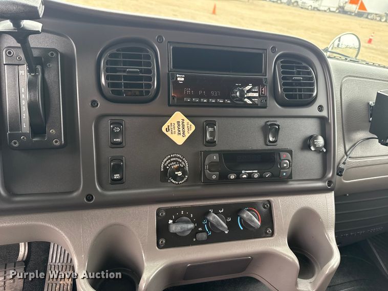 image for item EG1830 2018 Freightliner M2106 refrigerated truck