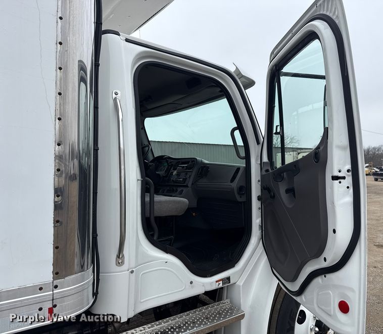 image for item EG1830 2018 Freightliner M2106 refrigerated truck