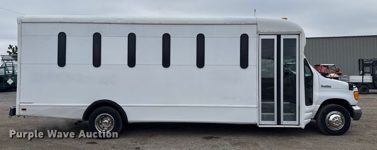 image for item EG1833 2007 Ford E450 prisoner transport shuttle bus