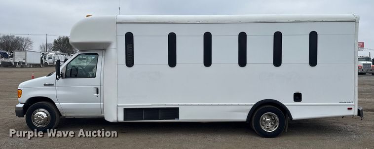 image for item EG1833 2007 Ford E450 prisoner transport shuttle bus