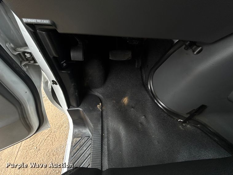 image for item EG1833 2007 Ford E450 prisoner transport shuttle bus