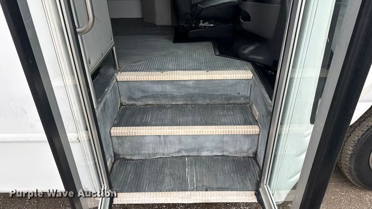 image for item EG1833 2007 Ford E450 prisoner transport shuttle bus