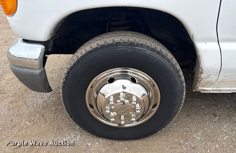 image for item EG1833 2007 Ford E450 prisoner transport shuttle bus