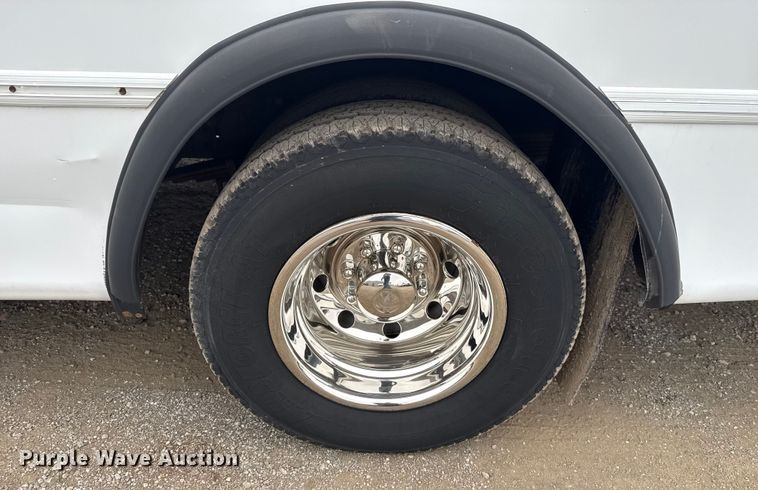 image for item EG1833 2007 Ford E450 prisoner transport shuttle bus