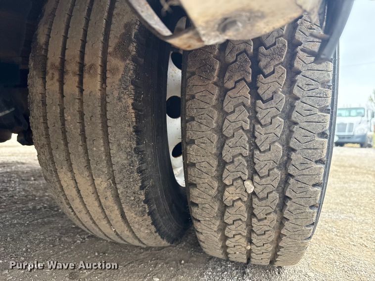 image for item EG1833 2007 Ford E450 prisoner transport shuttle bus