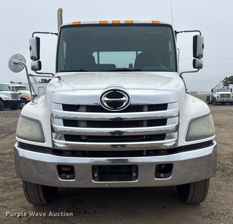 image for item EG1836 2018 Hino 338 flatbed truck