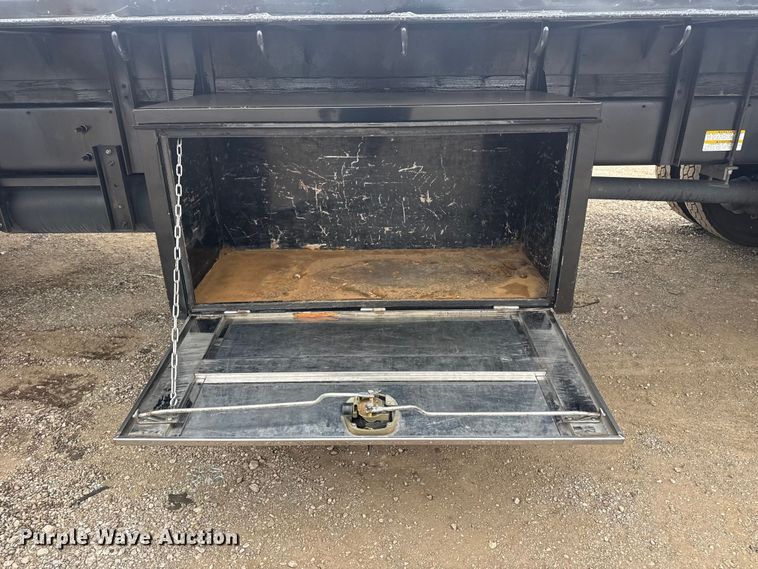 image for item EG1836 2018 Hino 338 flatbed truck