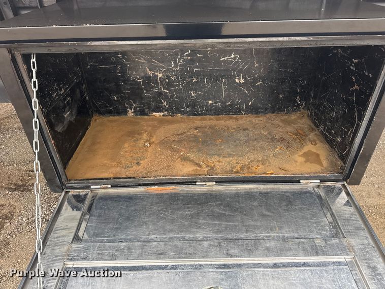 image for item EG1836 2018 Hino 338 flatbed truck