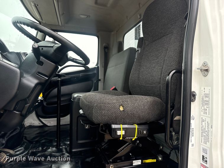 image for item EG1836 2018 Hino 338 flatbed truck