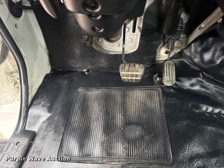 image for item EG1836 2018 Hino 338 flatbed truck