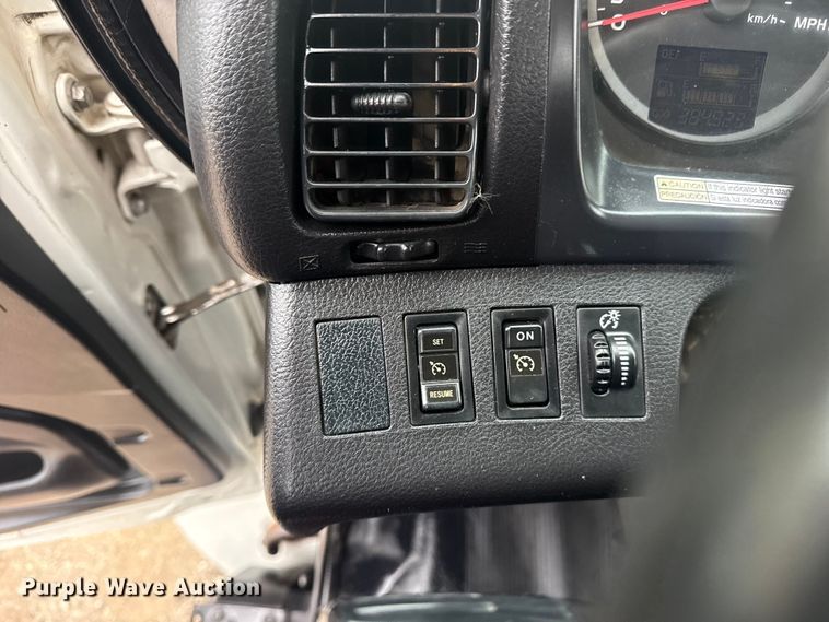 image for item EG1836 2018 Hino 338 flatbed truck