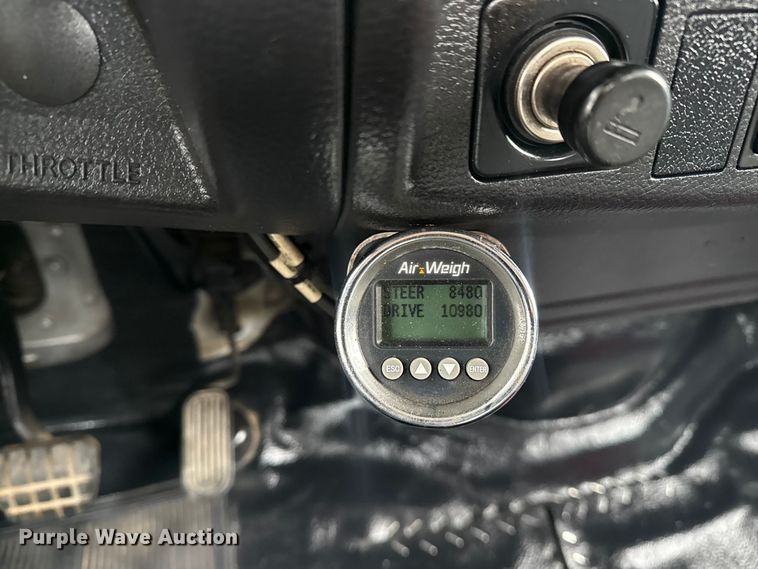 image for item EG1836 2018 Hino 338 flatbed truck