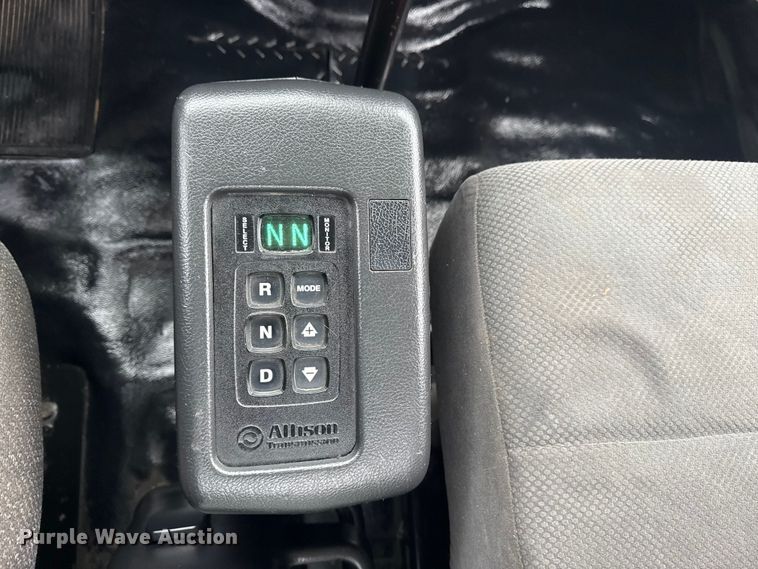 image for item EG1836 2018 Hino 338 flatbed truck