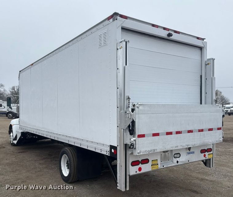 image for item EG1838 2013 Kenworth T280 box truck