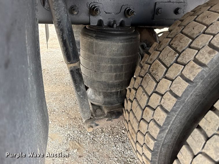 image for item EG1838 2013 Kenworth T280 box truck