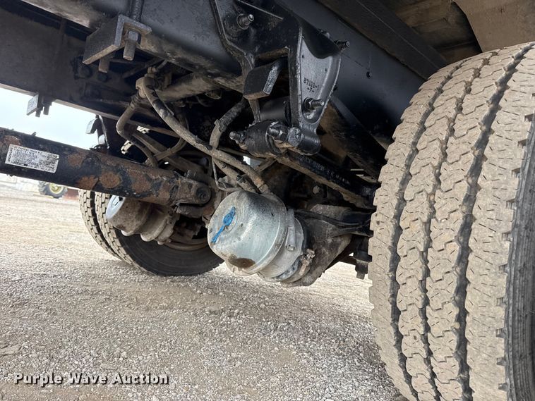 image for item EG1838 2013 Kenworth T280 box truck