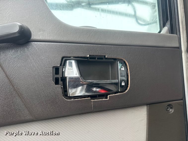 image for item EG1838 2013 Kenworth T280 box truck