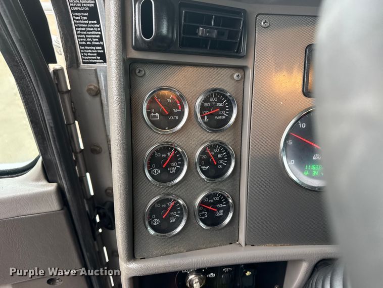 image for item EG1838 2013 Kenworth T280 box truck