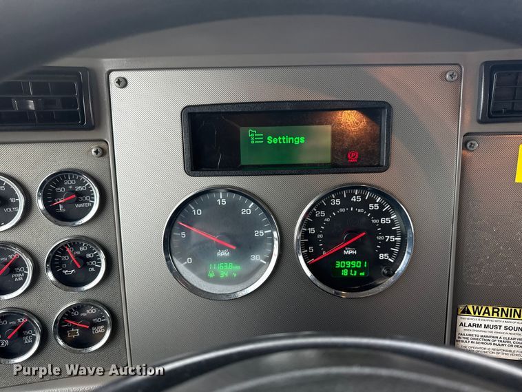 image for item EG1838 2013 Kenworth T280 box truck