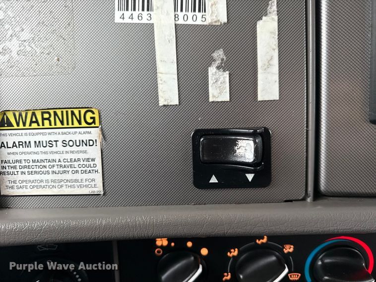 image for item EG1838 2013 Kenworth T280 box truck