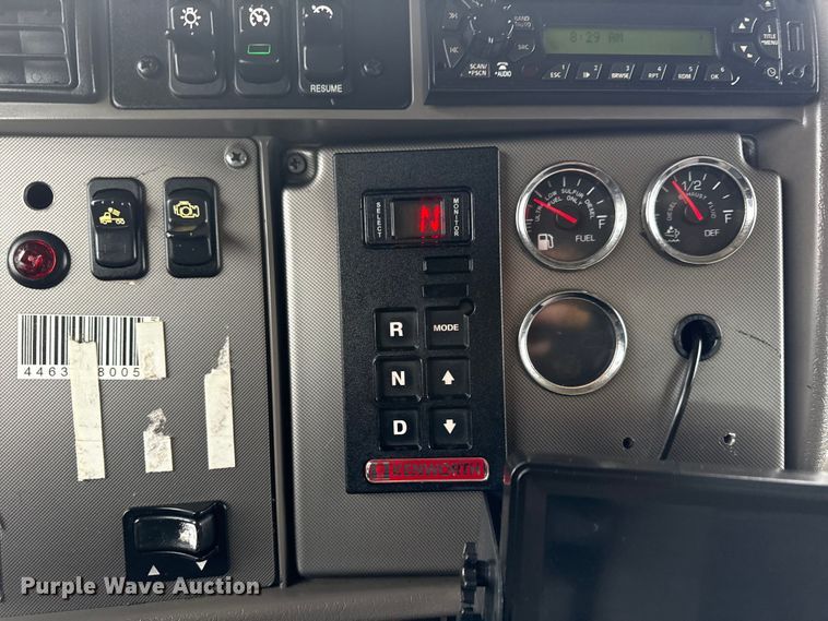 image for item EG1838 2013 Kenworth T280 box truck