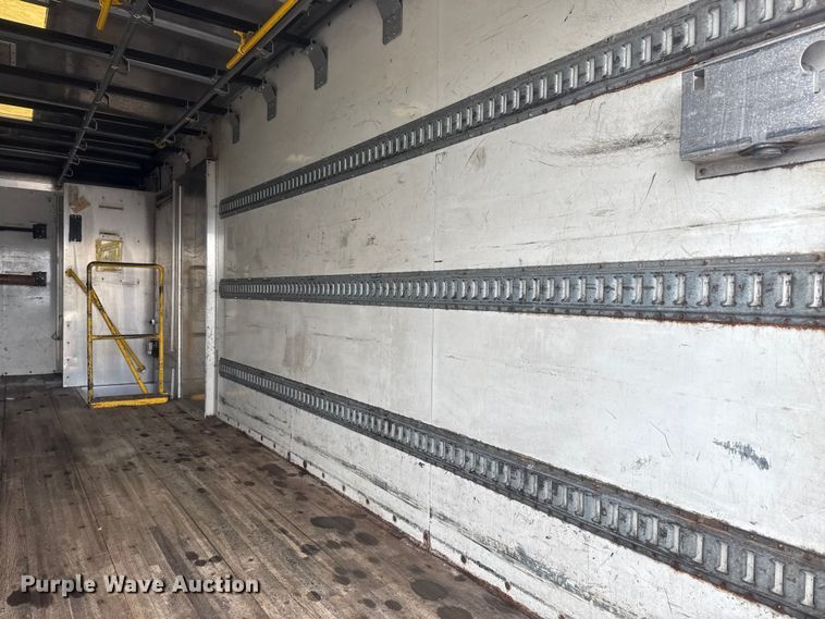 image for item EG1838 2013 Kenworth T280 box truck