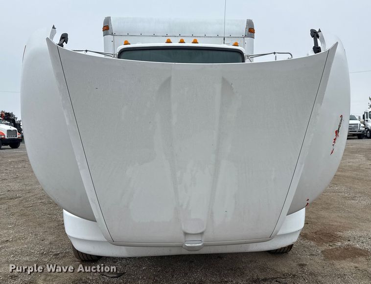 image for item EG1838 2013 Kenworth T280 box truck