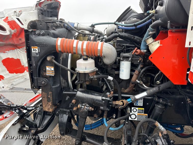 image for item EG1838 2013 Kenworth T280 box truck