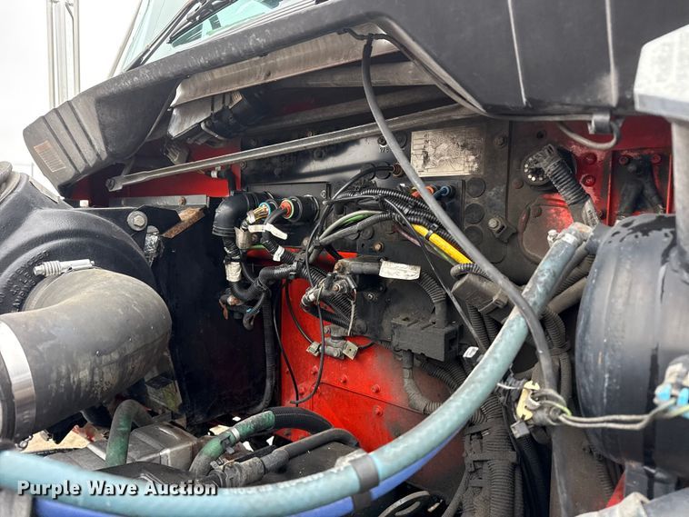 image for item EG1838 2013 Kenworth T280 box truck