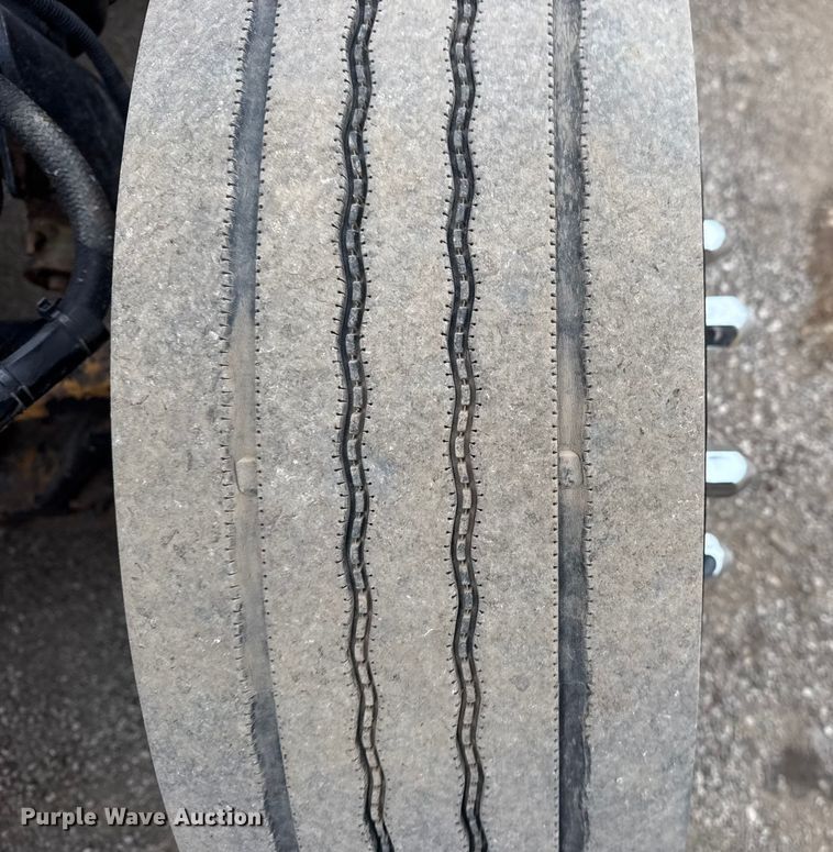 image for item EG1838 2013 Kenworth T280 box truck