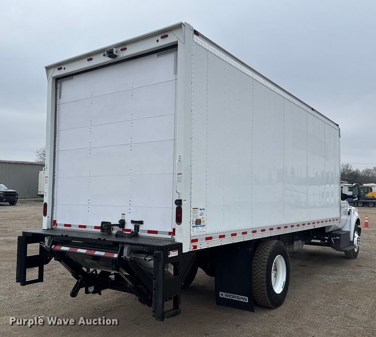 image for item EG1841 2019 Ford F650 Super Duty box truck