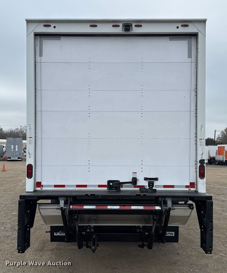 image for item EG1841 2019 Ford F650 Super Duty box truck