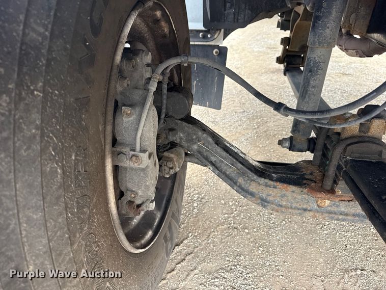 image for item EG1841 2019 Ford F650 Super Duty box truck