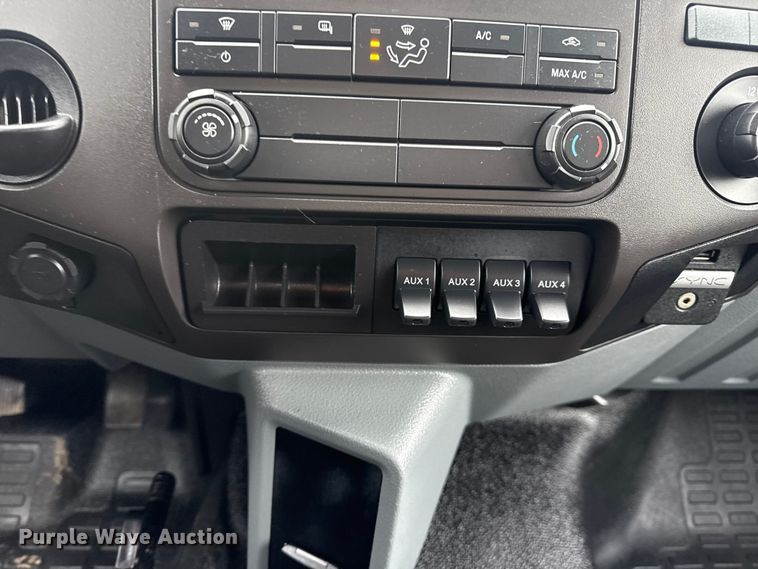 image for item EG1841 2019 Ford F650 Super Duty box truck