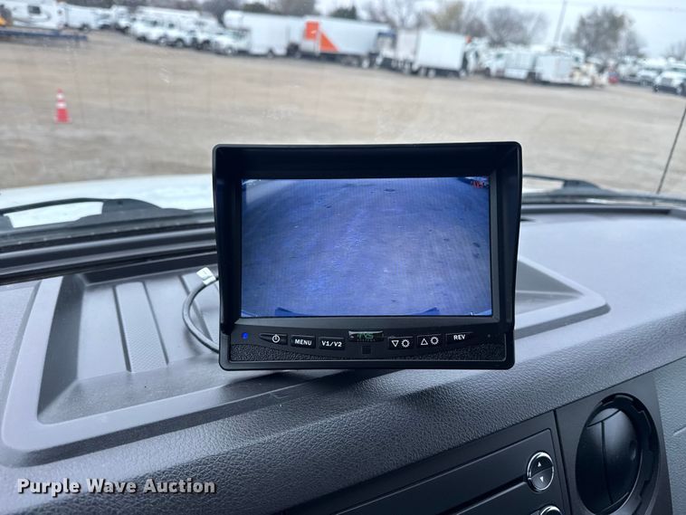 image for item EG1841 2019 Ford F650 Super Duty box truck