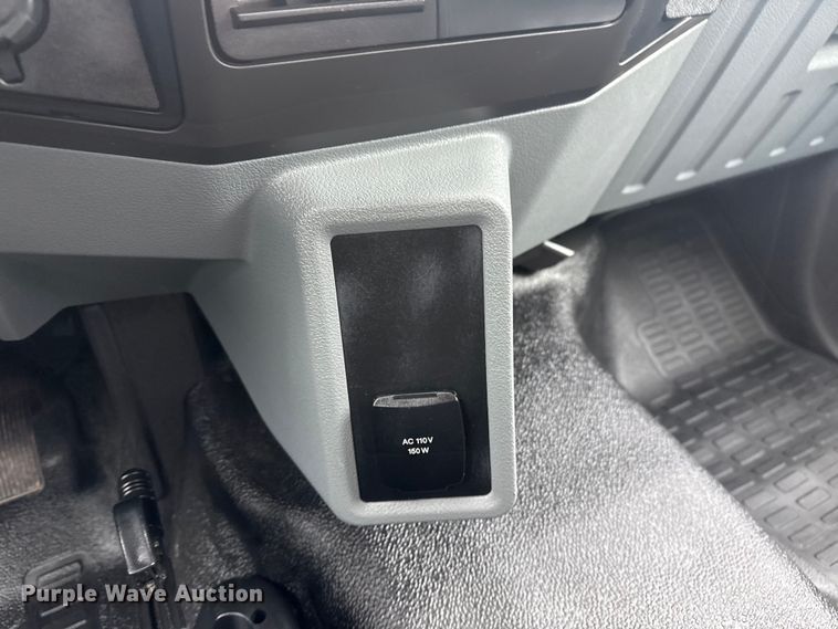 image for item EG1841 2019 Ford F650 Super Duty box truck