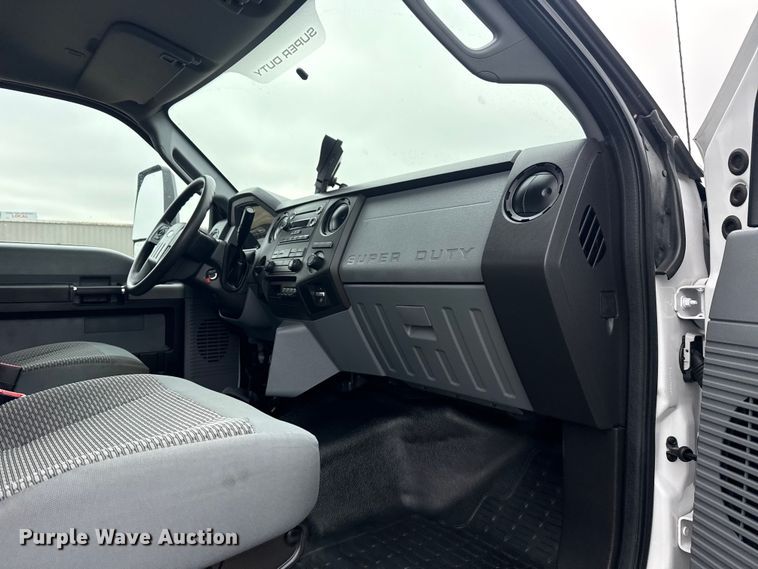 image for item EG1841 2019 Ford F650 Super Duty box truck