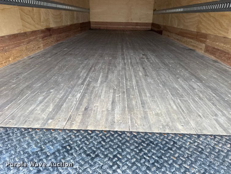 image for item EG1841 2019 Ford F650 Super Duty box truck