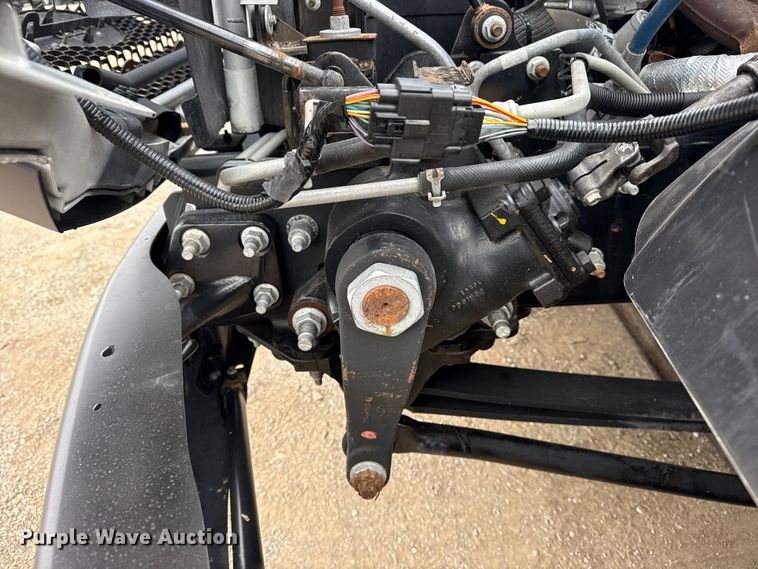 image for item EG1841 2019 Ford F650 Super Duty box truck