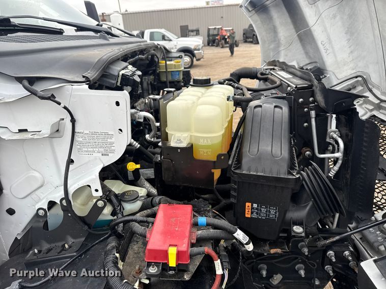 image for item EG1841 2019 Ford F650 Super Duty box truck