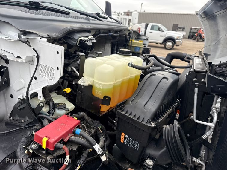 image for item EG1841 2019 Ford F650 Super Duty box truck