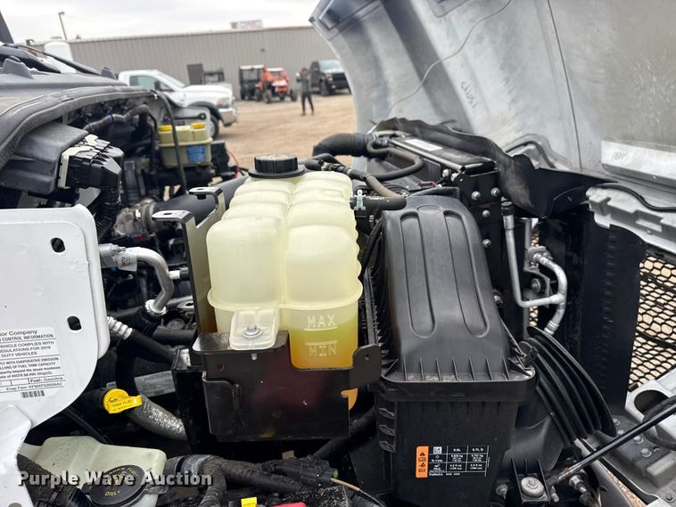 image for item EG1841 2019 Ford F650 Super Duty box truck