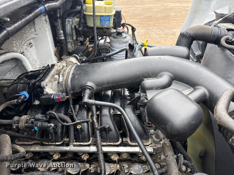 image for item EG1841 2019 Ford F650 Super Duty box truck