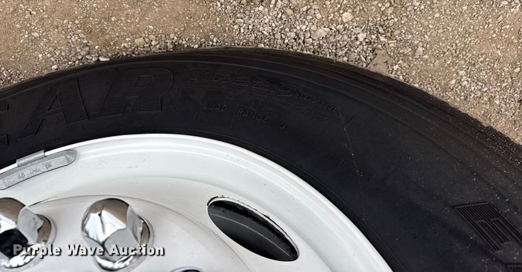 image for item EG1841 2019 Ford F650 Super Duty box truck