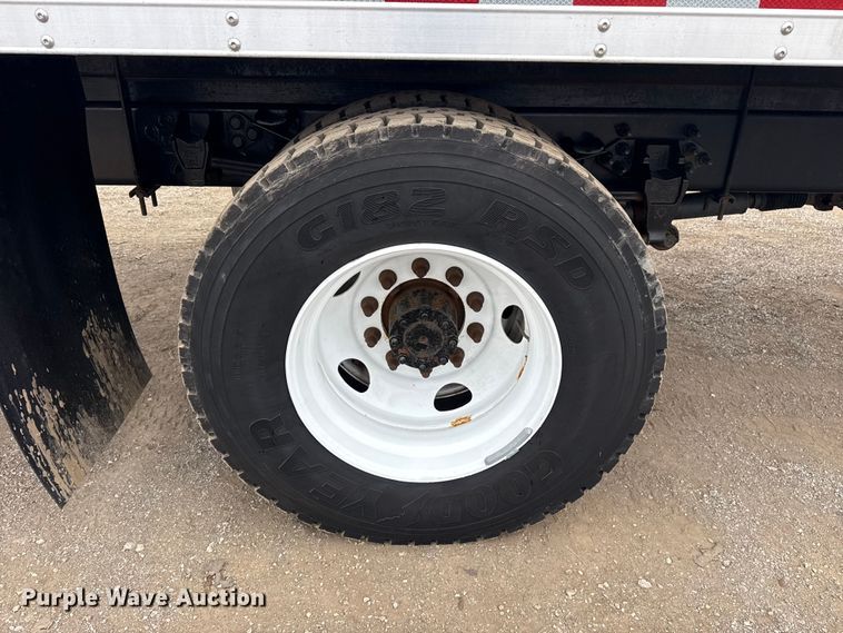 image for item EG1841 2019 Ford F650 Super Duty box truck