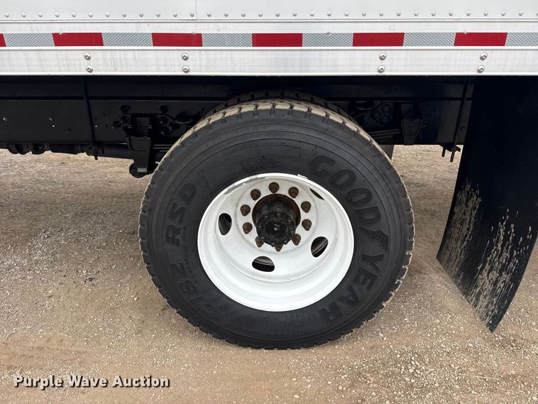 image for item EG1841 2019 Ford F650 Super Duty box truck