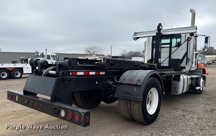 image for item EG1843 2014 Mack CXU612 hook lift truck