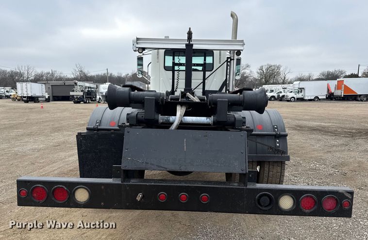 image for item EG1843 2014 Mack CXU612 hook lift truck