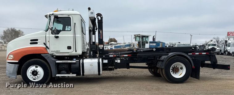 image for item EG1843 2014 Mack CXU612 hook lift truck